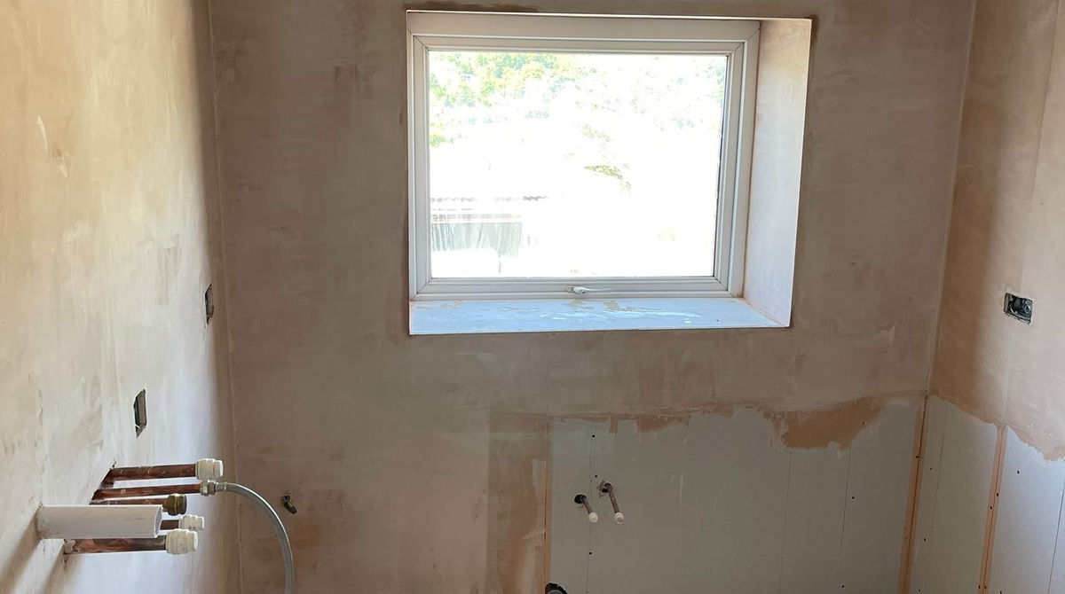 Window and reveal after condensation work